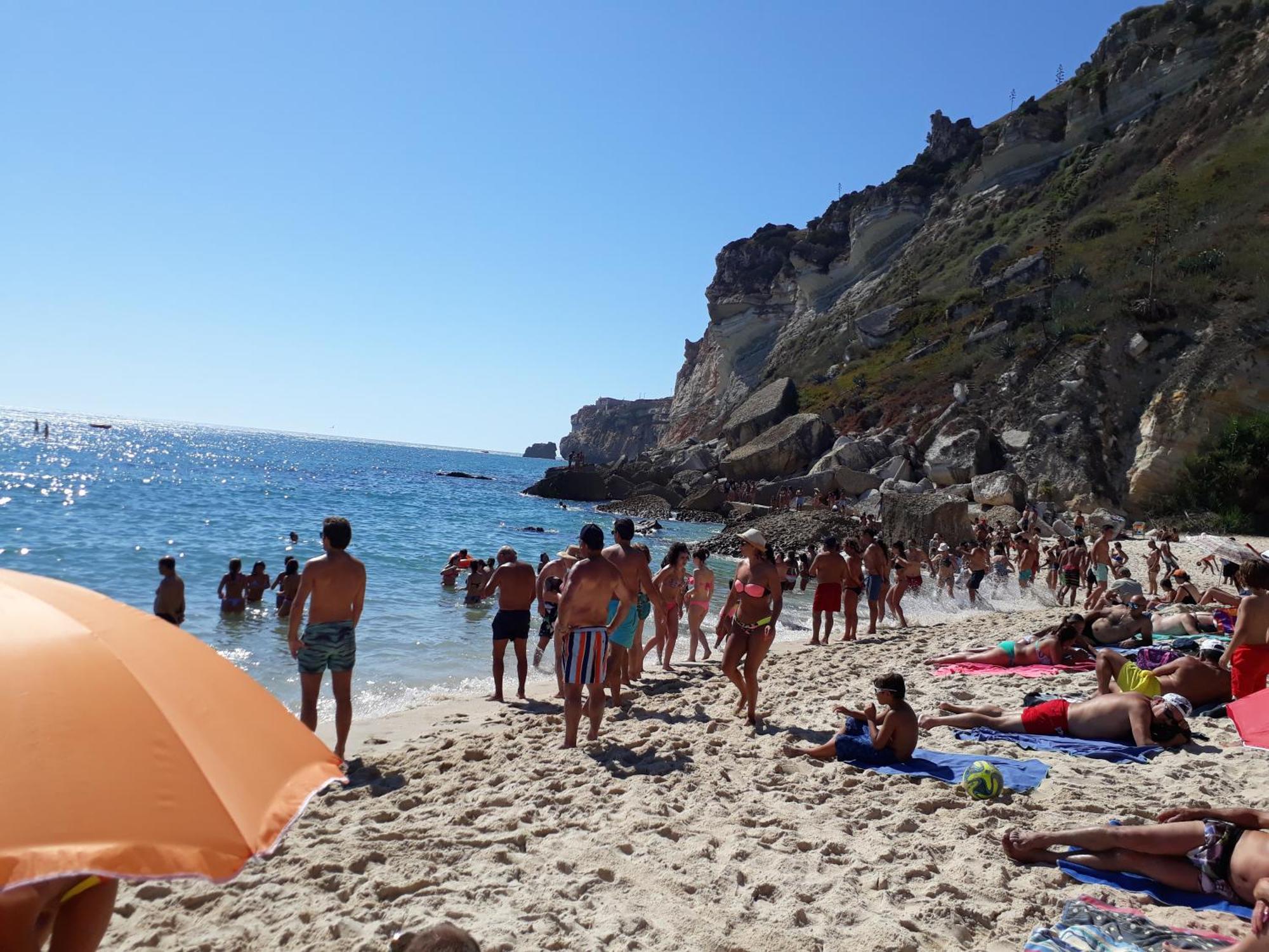 Marilaura'S Beach House Nazaré Exteriör bild