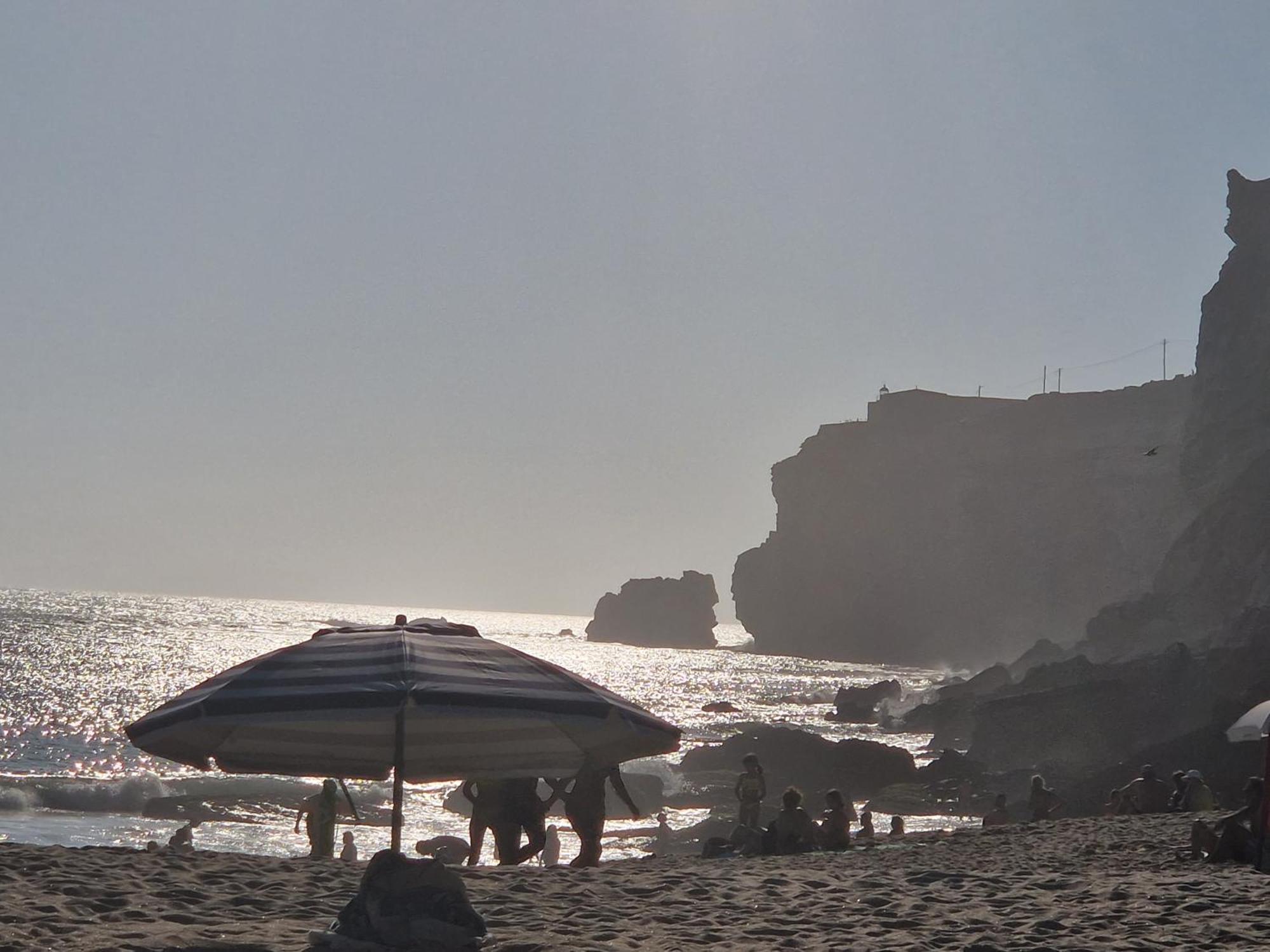 Marilaura'S Beach House Nazaré Exteriör bild